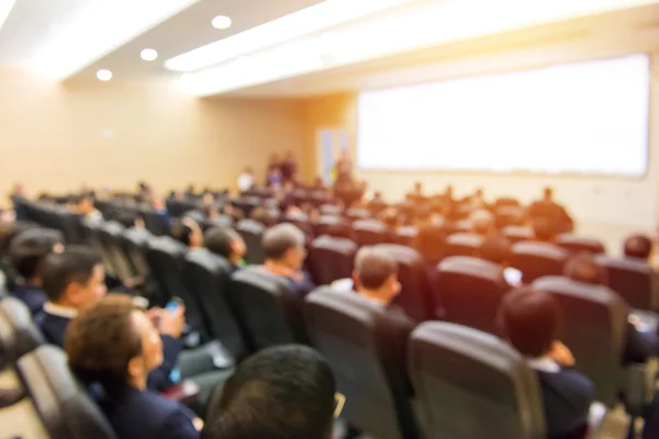 Rozostření obchodní konferenci a prezentaci v konferenci h — Stock fotografie