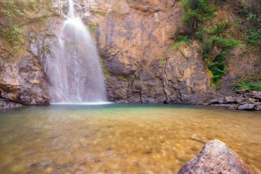 Chok Kra-Din 'in Şelalesi Tanga Pha Phum Bölgesi Kanchanaburi, Tayland.