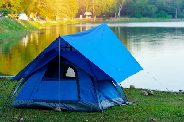 Tourist Tent Camping Meadow Mountain Lake National Park — Stock Photo, Image