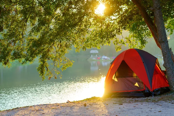 Tourist Tent Camping Meadow Mountain Lake National Park — Stock Photo, Image
