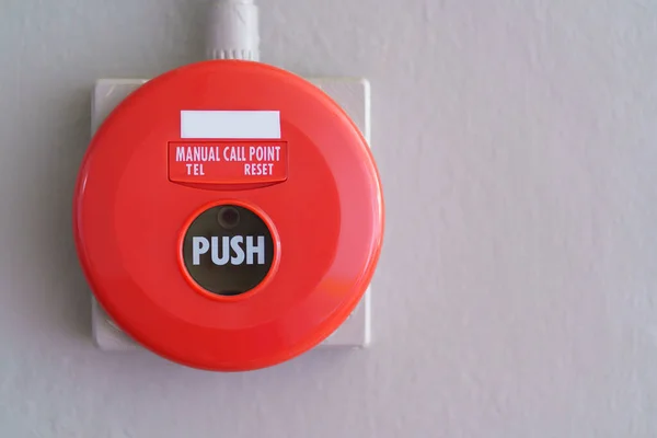 Uyarı Güvenlik Sistemi Için Duvarlarda Yangın Alarmı Binalardaki Yangın Alarmı — Stok fotoğraf
