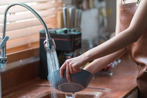 Attractive Young Woman Housewife Washing Dishes Kitchen Sink Home — Stock Photo, Image