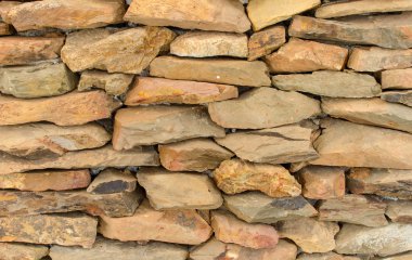 taş duvarlar sıvalı çimento ile