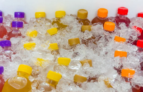 Bouteille de jus froid de glace mélangée — Photo