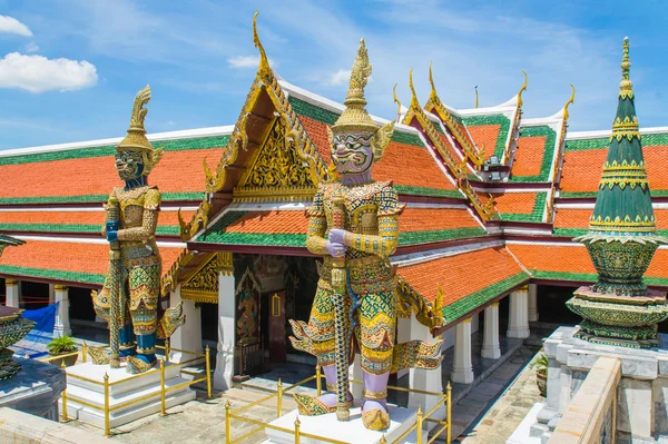 Wat Phra Si Rattana Satsadaram o watphrakaew en Bangkok Tailandés — Foto de Stock