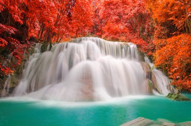 Derin yağmur ormanları orman şelale (Huay Mae Kamin Waterfall ben