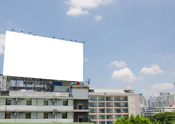 Cartelera en blanco a la hora del crepúsculo para publicidad —  Fotos de Stock