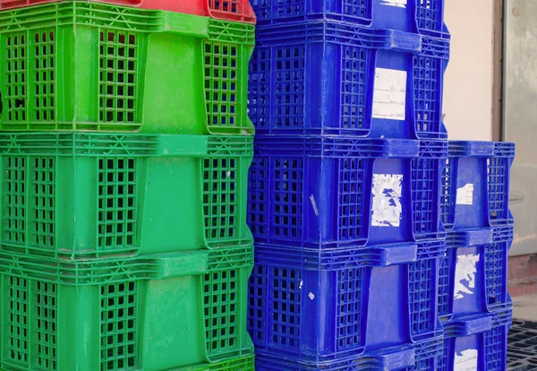 Envases de embalaje de productos apilados caja de plástico —  Fotos de Stock