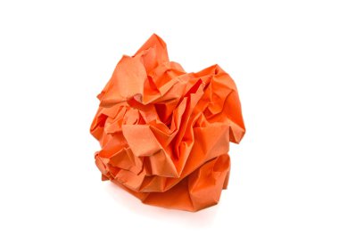 Buruşmuş kağıt top beyaz arkaplanda izole