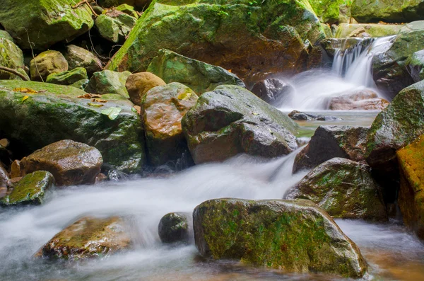 Waterfall in deep rain forest jungle. Krok E Dok Waterfall Sarab — Stock Photo, Image