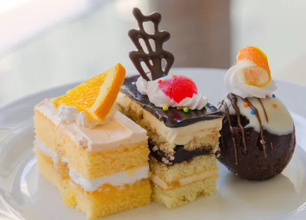 Kaka dessert på skålen i restaurang — Stockfoto