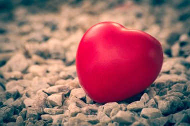 Sevgililer günü taş aşık kalbinde.