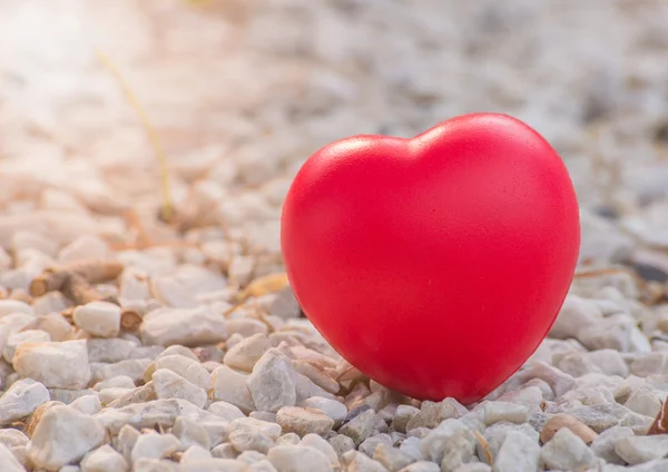Corazón del amor en el día de San Valentín en piedra . —  Fotos de Stock