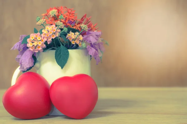 Heart of love in Valentine's day on wooden. — Stock Photo, Image