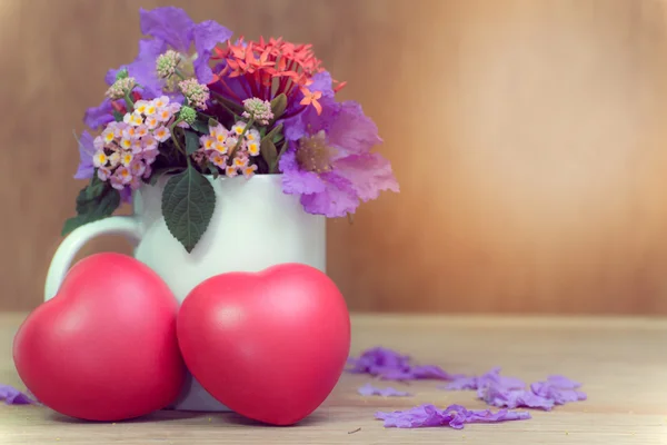 Heart of love in Valentine's day on wooden. — Stock Photo, Image