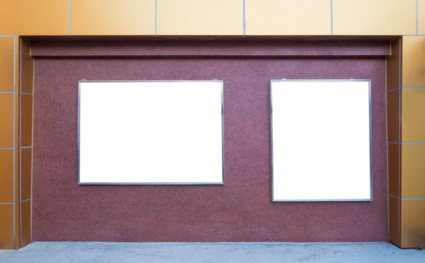Valla publicitaria en blanco en edificio de pared —  Fotos de Stock