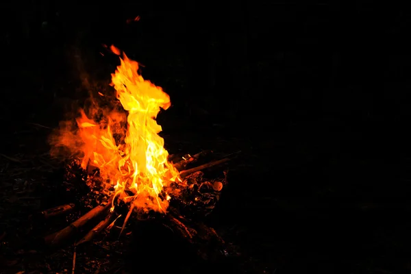 Camping Bonfire with sparks at night time — Stock Photo, Image