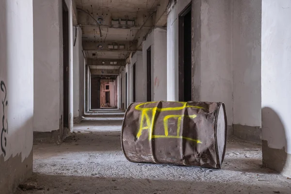 Inside of old abandoned building with construction unfinished — Stock Photo, Image