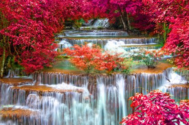 Derin yağmur ormanları orman şelale (Huay Mae Kamin Waterfall ben