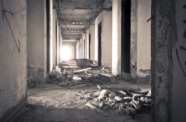 Inside of old abandoned building with construction unfinished — Stock Photo, Image