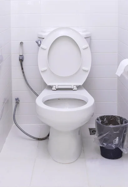 White toilet bowl in a modern bathroom — Stock Photo, Image