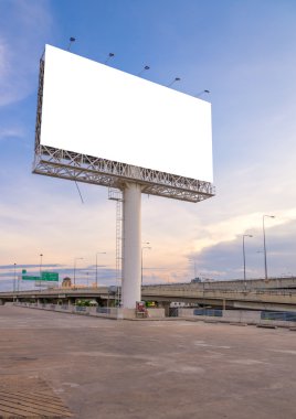city view geçmişi olan yolda büyük boş Pano