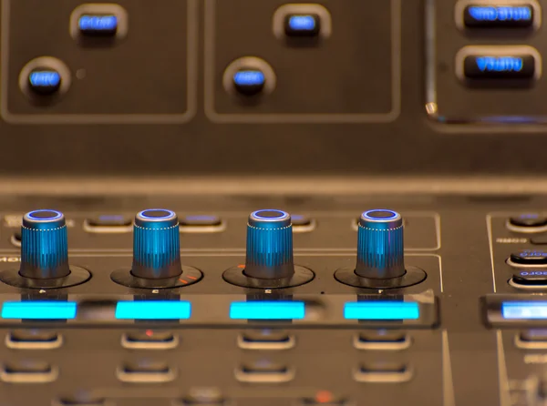 Equipo para control de mezclador de sonido —  Fotos de Stock