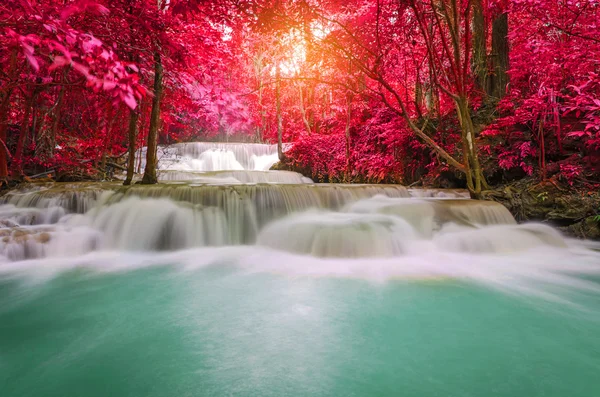 Derin yağmur ormanları orman şelale (Huay Mae Kamin Waterfall ben — Stok fotoğraf