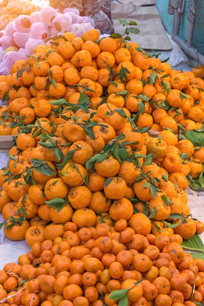 Mandarin oranges fruits  for sale on the market — ストック写真