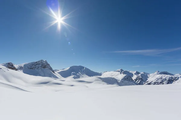 Orört Vinterlandskap Med Snöiga Berg Schanfigg — Stockfoto