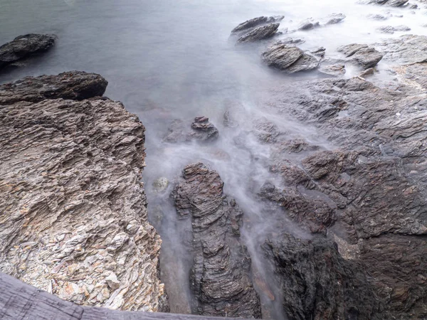 Longa Exposição Mar Com Ondas Suaves Paisagem Rocha Nature Seascape — Fotografia de Stock
