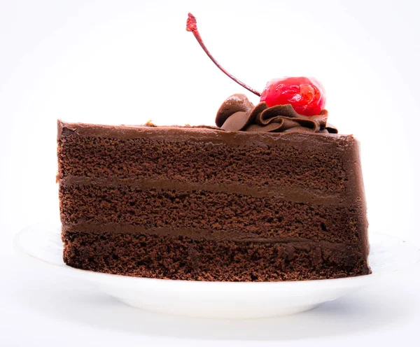 Schokoladenkuchen Mit Kirschbelag Auf Keramikteller Köstliches Dessert Vor Weißem Hintergrund — Stockfoto