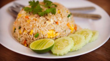 Tayland ve Çin pilavı Asya yemeklerinin en iyisi Asya mutfağı..