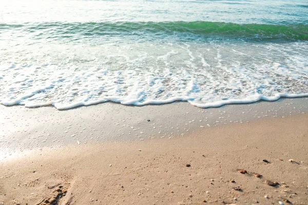 Zamknij Wave Sand Beach Pianka Morska Zbliżenie Fali Morskiej Pianką — Zdjęcie stockowe