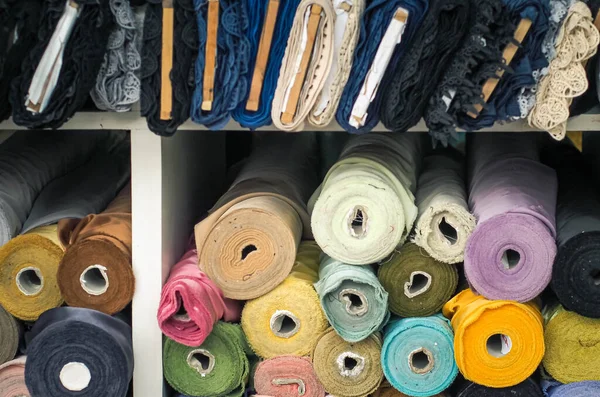 Rollos Tela Colores Industria Tienda Textil Rollos Tela Colores Brillantes — Foto de Stock