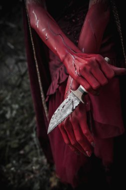 Ormandaki karanlık peri