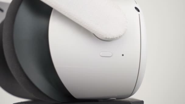ブルガリア・ソフィア- 2020年12月9日: Oculus Quest 2 Most Advanced All in One VR Headset — ストック動画