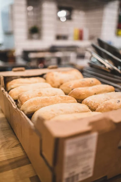 Ciabatta pane nuova consegna in ristorante — Foto Stock
