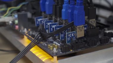 Sofya, Bulgaristan - 24 03 2021: Ethereum kripto-para birimi ve grafik kartı kullanımı için ekipman