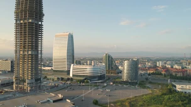Flygfoto av Capital Fort kontorsbyggnad i Sofia Bulgarien — Stockvideo