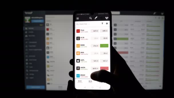 Troyan, Bulgária-22 07 2021: plataforma de negociação etoro no smartphone — Vídeo de Stock