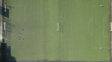 Şehrin futbol stadyumunun en üst manzarası. 