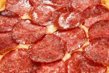 Farklı malzemeler izole edilmiş.