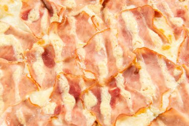 Farklı malzemeler izole edilmiş.