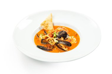 kabuk çorbası beyaz üzerine izole