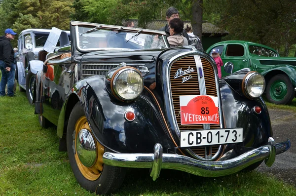 Carro antigo — Fotografia de Stock