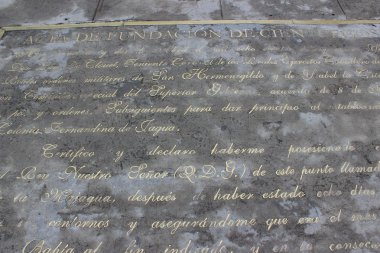 Şehirler ve Küba'nın kumsalları ile güzel bir yolculuk