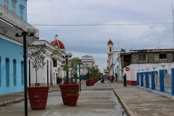 Un bellissimo viaggio attraverso le città e le spiagge di Cuba — Foto Stock