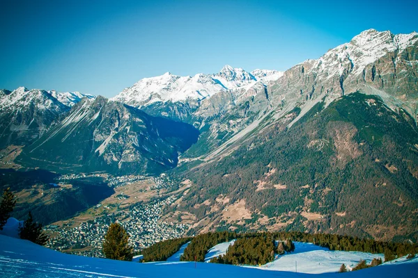 Il bellissimo paesaggio delle Alpi — Foto Stock