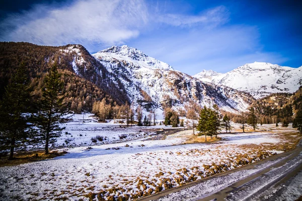 Il bellissimo paesaggio delle Alpi — Foto Stock